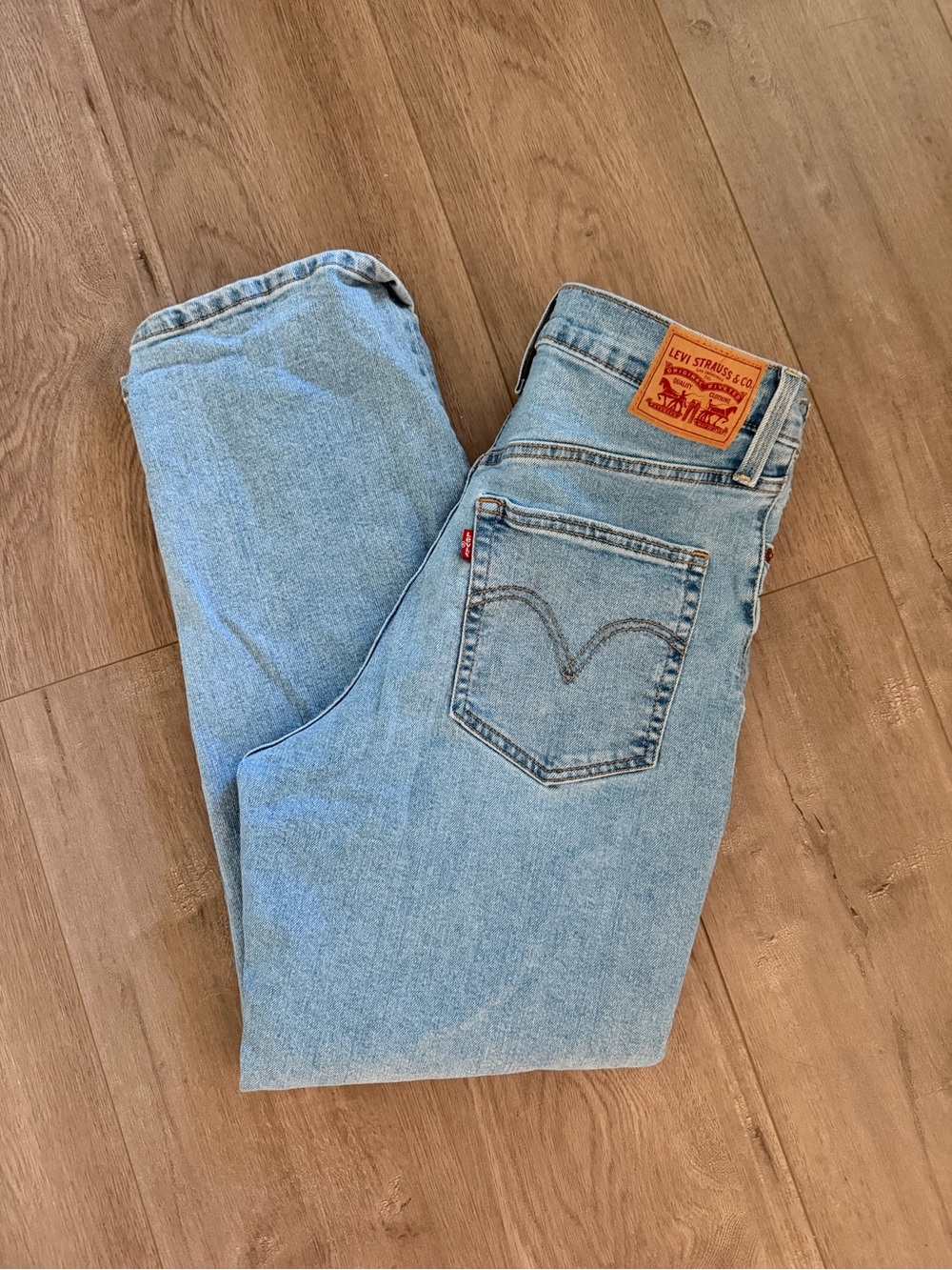 Levi's Ribcage Straight Ankle Jeans